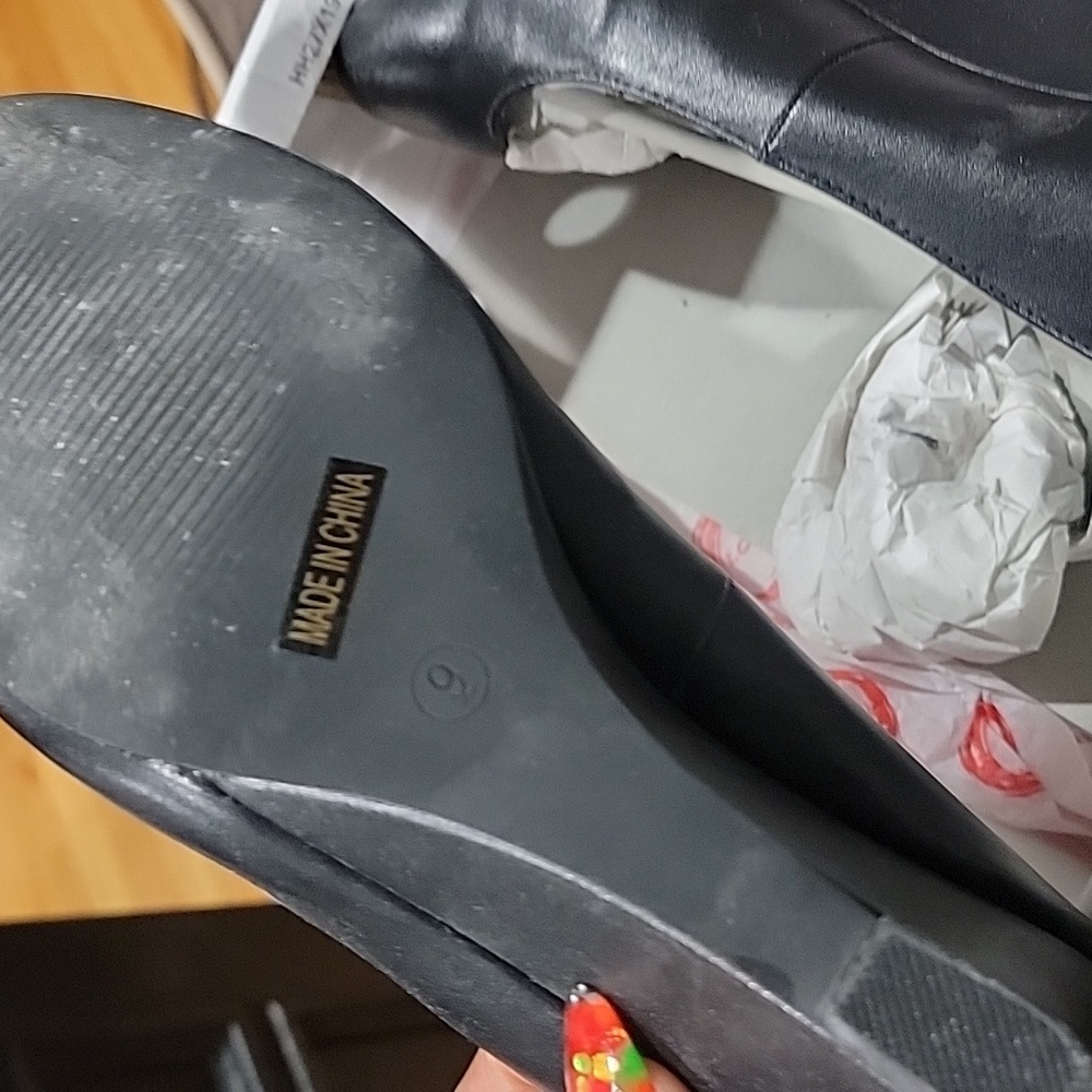 Shoes - Picture 6 of 9